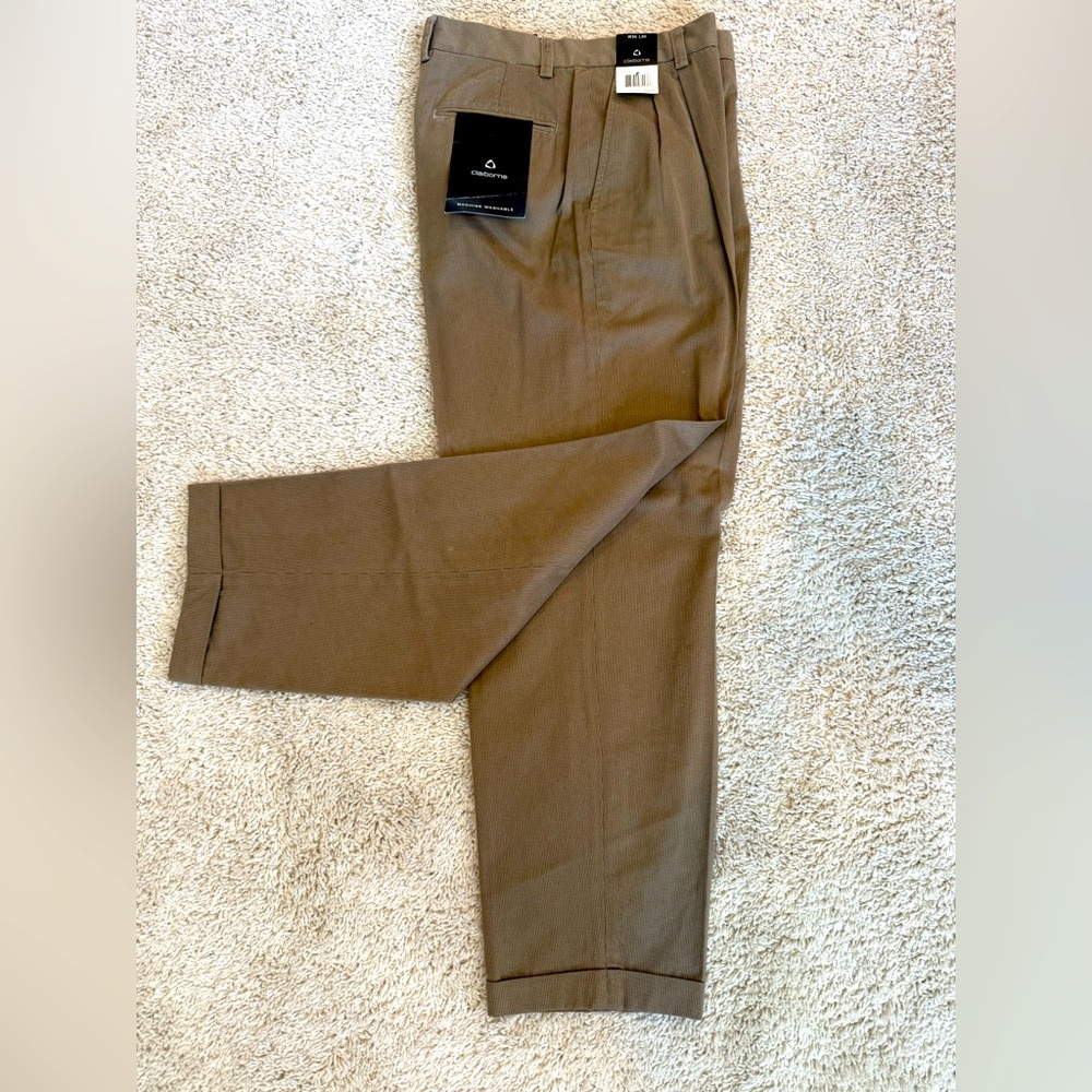 NWT 30x30 Claiborne Men's brown/tan pleated Pants.  Cuffed leg.